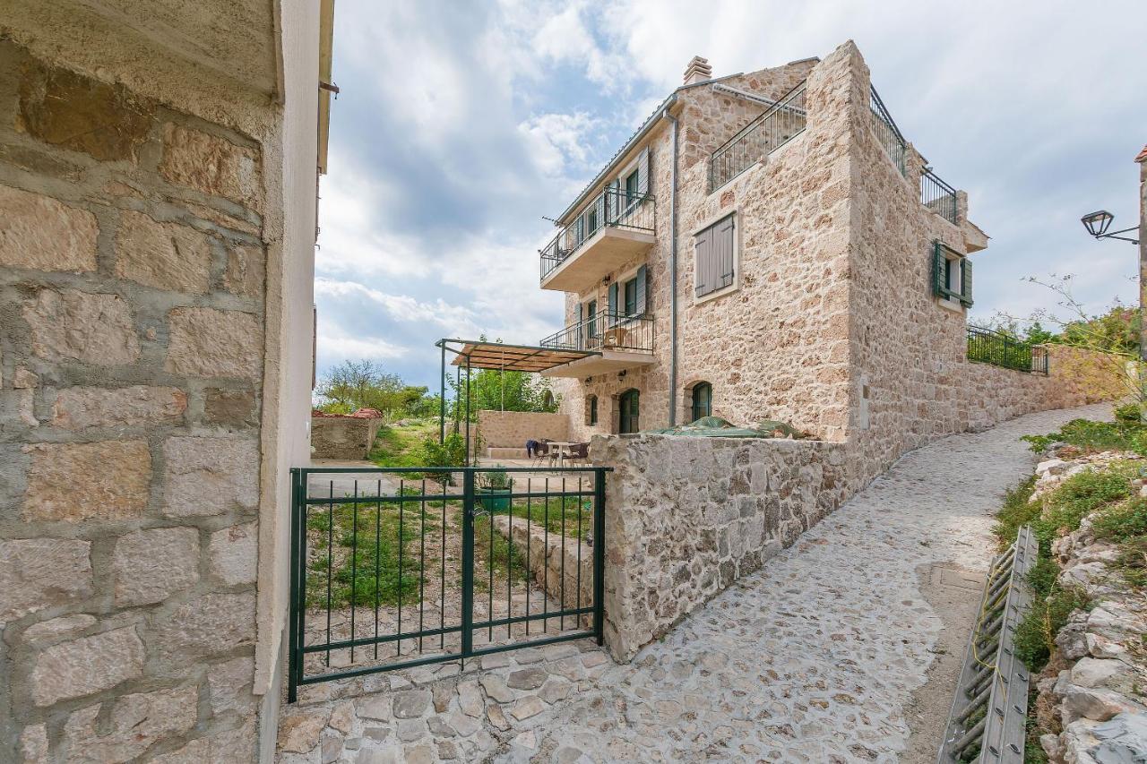 Apartment Zvonimir Igrane Exterior foto
